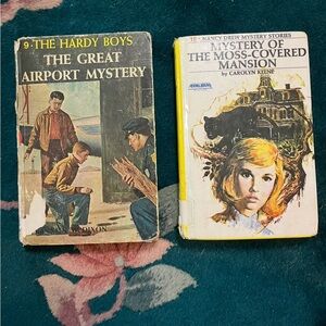 Vintage Hardy Boys & Nancy Drew hardback book Set. Set of 2